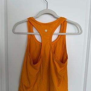 Swiftly Tech Racerback Tank Top 2.0
Waist Length-orange